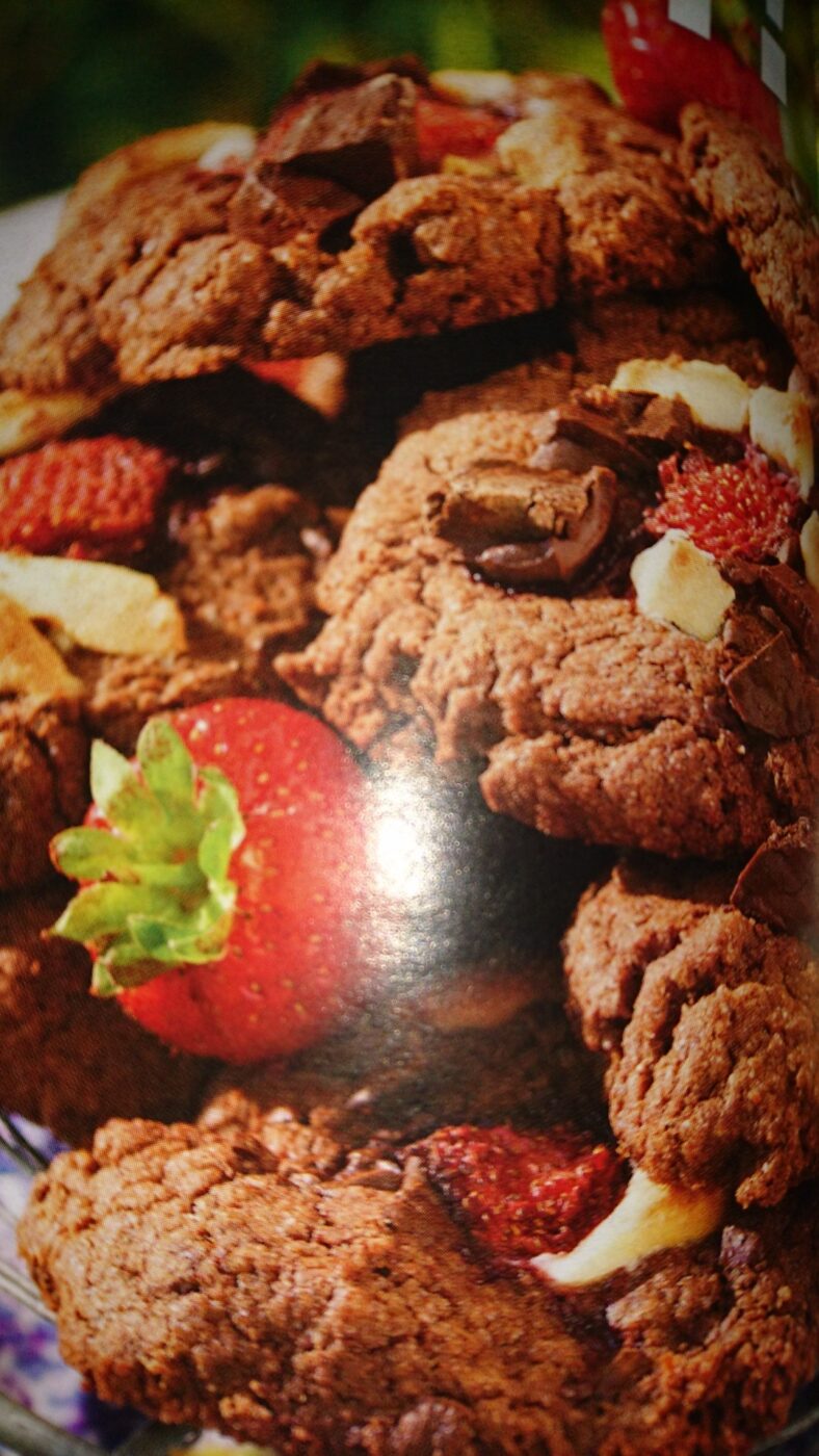 chokladcookies med jordgubbar