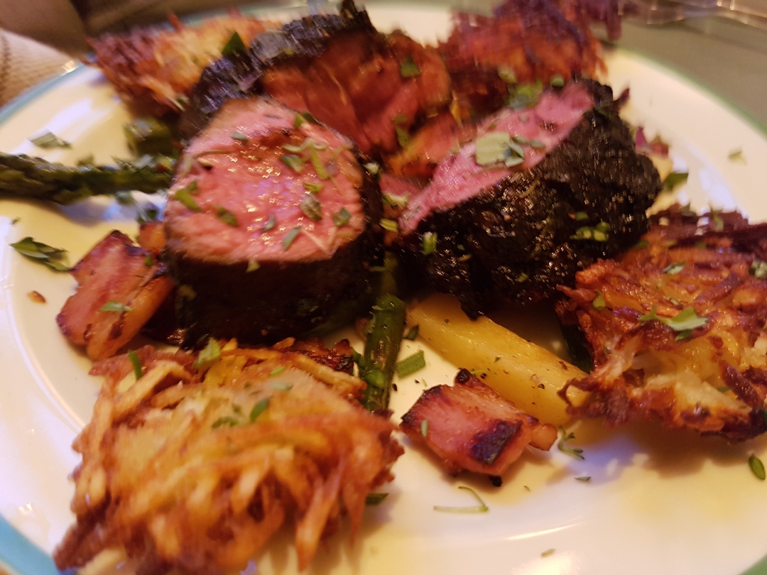 Lammentrecote, Rökt Sidfläsk, Sparris, Minirösti