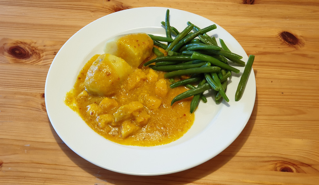 Elias kryddstarka saffranstorskgratäng med kokt potatis och grönsaker