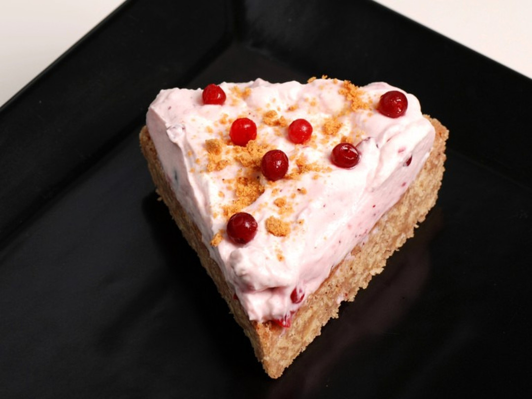 Havrepaj med lingoncrème